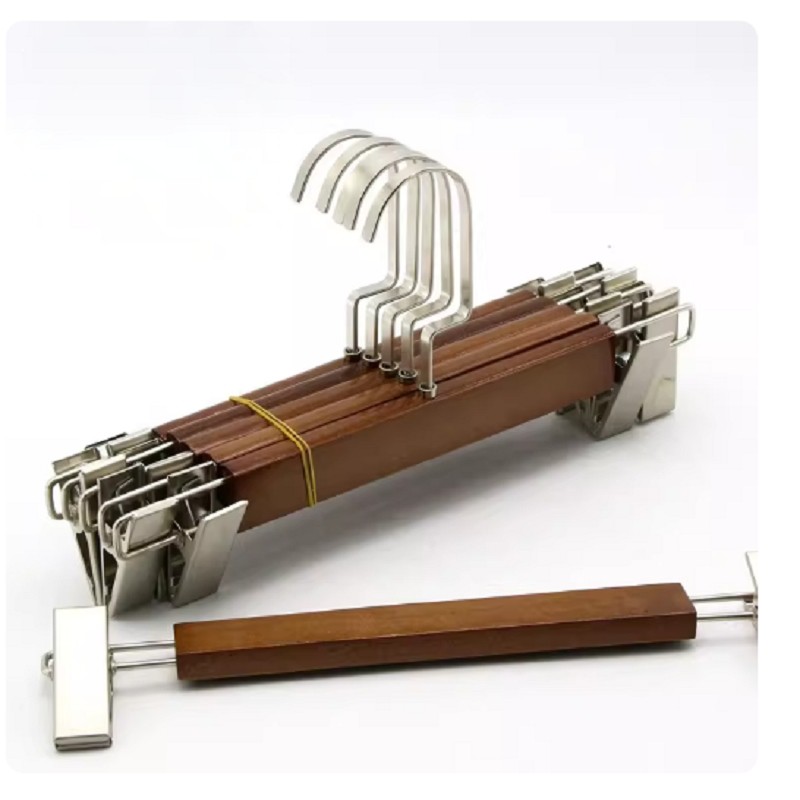 Трака за вешање за панталоне